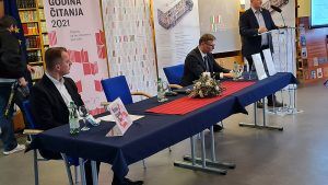 “POTRUBI ZA KNJIGU”: Bibliokombijem i radionicama žele razviti čitalačku kompetenciju i knjigu učiniti dostupnijom svima 2 20211210 101215