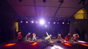 ADVENT U PALAČI Uz atraktivne nastupe KUC-a i prigodne note Suhopoljskih tamburaša u Virovitici upaljena svijeća radosti 7 MG 4658