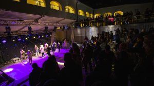 ADVENT U PALAČI Uz atraktivne nastupe KUC-a i prigodne note Suhopoljskih tamburaša u Virovitici upaljena svijeća radosti 14 MG 4735