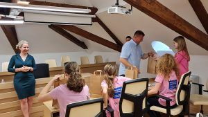 Virovitičke "kraljice košarke" kod gradonačelnika Ivice Kirina: Vi ste ponos grada, hvala vam na svemu! 12 20220615 091705