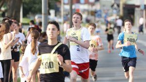 FOTOGALERIJA Ulična utrka “Virovitica 1234 – Doživjeti stotu”: Oko 800 trkača preplavilo centar Virovitice 1 IMGL7598 Custom