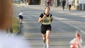 FOTOGALERIJA Ulična utrka “Virovitica 1234 – Doživjeti stotu”: Oko 800 trkača preplavilo centar Virovitice 4 IMGL7843 Custom