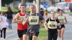 FOTOGALERIJA Ulična utrka “Virovitica 1234 – Doživjeti stotu”: Oko 800 trkača preplavilo centar Virovitice 10 IMGL8212 Custom