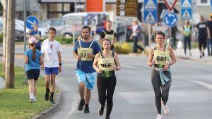 FOTOGALERIJA Ulična utrka “Virovitica 1234 – Doživjeti stotu”: Oko 800 trkača preplavilo centar Virovitice 13 IMGL8300 Custom