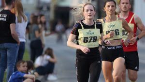 FOTOGALERIJA Ulična utrka “Virovitica 1234 – Doživjeti stotu”: Oko 800 trkača preplavilo centar Virovitice 17 IMGL8458 Custom