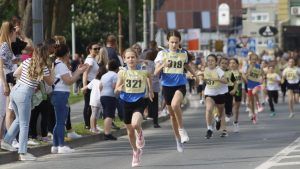 FOTOGALERIJA Ulična utrka “Virovitica 1234 – Doživjeti stotu”: Oko 800 trkača preplavilo centar Virovitice 23 MG 3268 Custom