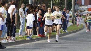 FOTOGALERIJA Ulična utrka “Virovitica 1234 – Doživjeti stotu”: Oko 800 trkača preplavilo centar Virovitice 27 MG 3307 Custom