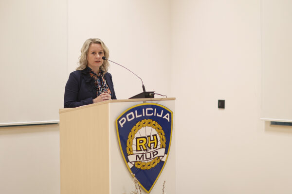 Održana svečana akademija povodom Dana policije: Ovaj dan slavimo hrabrost, odanost i posvećenost policijskih službenika u izvršavanju njihove odgovorne zadaće zaštite građana i zakona naše zemlje 2 CB2A4576