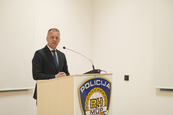 Održana svečana akademija povodom Dana policije: Ovaj dan slavimo hrabrost, odanost i posvećenost policijskih službenika u izvršavanju njihove odgovorne zadaće zaštite građana i zakona naše zemlje 3 CB2A4579