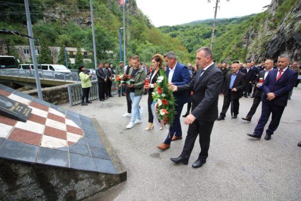 Obilježena 29. obljetnica oslobođenja grada Jajca u sklopu operacije Maestral u kojoj su veliki obol i žrtvu dali i pripadnici 81. gardijske bojne “Kumovi” 6 IMG 0034 1200x800