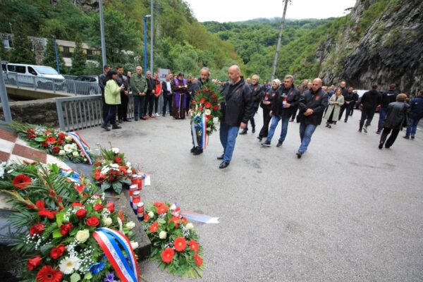 Obilježena 29. obljetnica oslobođenja grada Jajca u sklopu operacije Maestral u kojoj su veliki obol i žrtvu dali i pripadnici 81. gardijske bojne “Kumovi” 10 IMG 0044 1200x800