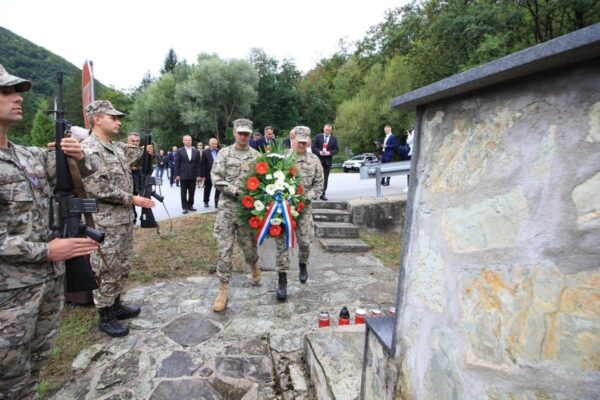 Obilježena 29. obljetnica oslobođenja grada Jajca u sklopu operacije Maestral u kojoj su veliki obol i žrtvu dali i pripadnici 81. gardijske bojne “Kumovi” 21 IMG 0069 1200x800