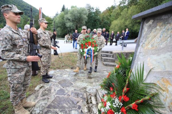 Obilježena 29. obljetnica oslobođenja grada Jajca u sklopu operacije Maestral u kojoj su veliki obol i žrtvu dali i pripadnici 81. gardijske bojne “Kumovi” 24 IMG 0078 1200x800