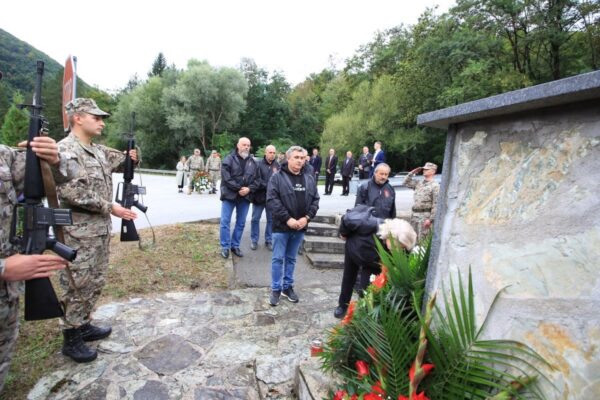 Obilježena 29. obljetnica oslobođenja grada Jajca u sklopu operacije Maestral u kojoj su veliki obol i žrtvu dali i pripadnici 81. gardijske bojne “Kumovi” 25 IMG 0079 1200x800
