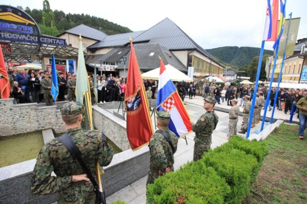 Obilježena 29. obljetnica oslobođenja grada Jajca u sklopu operacije Maestral u kojoj su veliki obol i žrtvu dali i pripadnici 81. gardijske bojne “Kumovi” 36 IMG 0104 1200x800