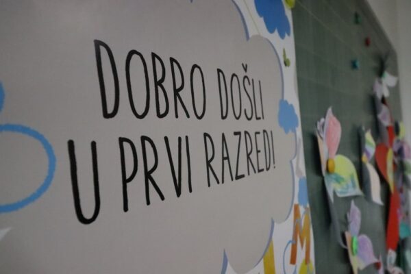 Povratak u školske klupe: Pred prvašićima novo životno poglavlje, mnogo uspjeha u učenju poželio im je gradonačelnik Ivica Kirin 44 IMG 1446 Custom