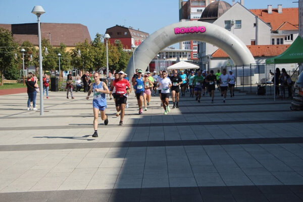 Ante Blažević, Gabrijela Knežević, Oliver Orešić i Dubravka Mesec pobjednici su 32. Međugraničnog polumaratona Virovitica – Barcs 6 IMG 4513 Custom