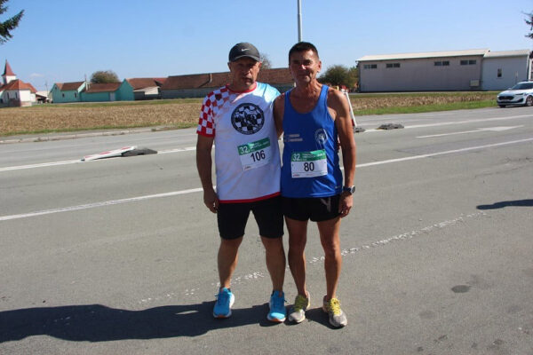 Ante Blažević, Gabrijela Knežević, Oliver Orešić i Dubravka Mesec pobjednici su 32. Međugraničnog polumaratona Virovitica – Barcs 9 IMG 4523 Custom