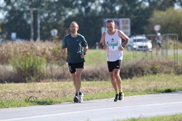 Ante Blažević, Gabrijela Knežević, Oliver Orešić i Dubravka Mesec pobjednici su 32. Međugraničnog polumaratona Virovitica – Barcs 41 IMG 9262 Custom