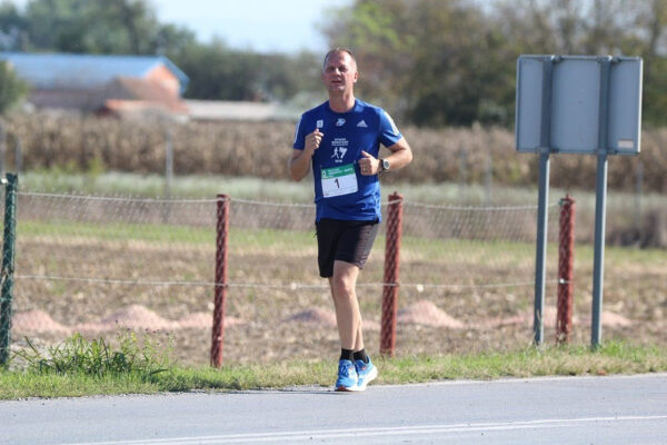 Ante Blažević, Gabrijela Knežević, Oliver Orešić i Dubravka Mesec pobjednici su 32. Međugraničnog polumaratona Virovitica – Barcs 43 IMG 9309 Custom