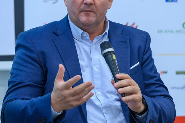 Predstavljen Priručnik za energetsku obnovu zgrada javnog sektora: Javne zgrade moraju biti predvodnik (energetske) obnove 21 THuha 2024 09 24 DSC 1738 Produkt Predstavljanje prirucnika za en obnv Full HD