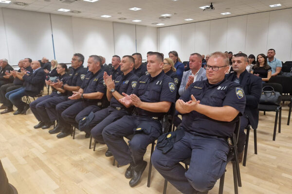 Održana svečana akademija povodom Dana policije: Ovaj dan slavimo hrabrost, odanost i posvećenost policijskih službenika u izvršavanju njihove odgovorne zadaće zaštite građana i zakona naše zemlje 9 viber slika 2024 09 24 12 18 33 801
