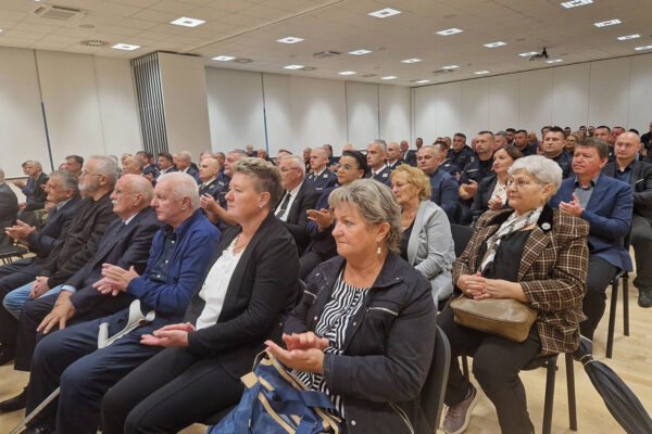 Održana svečana akademija povodom Dana policije: Ovaj dan slavimo hrabrost, odanost i posvećenost policijskih službenika u izvršavanju njihove odgovorne zadaće zaštite građana i zakona naše zemlje 10 viber slika 2024 09 24 12 18 33 868