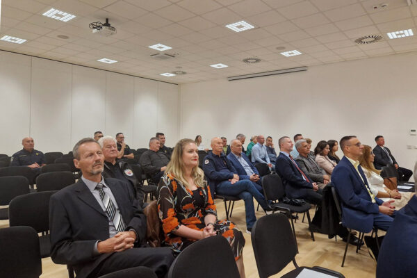 Održana svečana akademija povodom Dana policije: Ovaj dan slavimo hrabrost, odanost i posvećenost policijskih službenika u izvršavanju njihove odgovorne zadaće zaštite građana i zakona naše zemlje 11 viber slika 2024 09 24 12 18 33 941