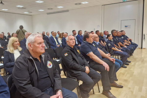 Održana svečana akademija povodom Dana policije: Ovaj dan slavimo hrabrost, odanost i posvećenost policijskih službenika u izvršavanju njihove odgovorne zadaće zaštite građana i zakona naše zemlje 13 viber slika 2024 09 24 12 18 38 501