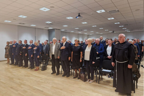 Održana svečana akademija povodom Dana policije: Ovaj dan slavimo hrabrost, odanost i posvećenost policijskih službenika u izvršavanju njihove odgovorne zadaće zaštite građana i zakona naše zemlje 20 viber slika 2024 09 24 12 18 42 858