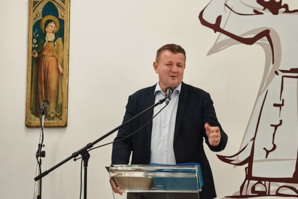 Mjesto susreta, molitve i rasta u vjeri i znanju: Otvorena obnovljena Dvorana sv. Franje u sklopu kompleksa Župne crkve sv. Roka u Virovitici 13 461933197 930611315765551 4418207773852507169 n