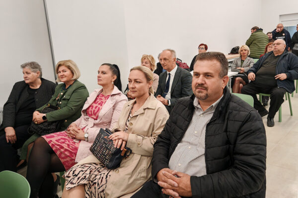 Mjesto susreta, molitve i rasta u vjeri i znanju: Otvorena obnovljena Dvorana sv. Franje u sklopu kompleksa Župne crkve sv. Roka u Virovitici 20 462107653 930611519098864 8066490197682710198 n