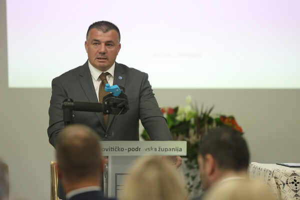 Područna obrtnička komora VPŽ proslavila 30 godina: Broj obrtnika na području županije porastao za 40 posto u odnosu na 2017. g. 17 HOK VPZ 30 godina 165