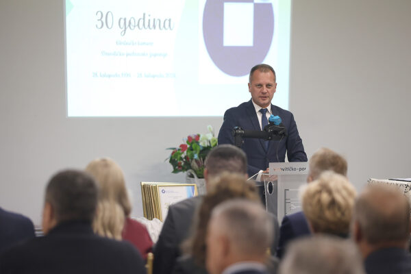 Područna obrtnička komora VPŽ proslavila 30 godina: Broj obrtnika na području županije porastao za 40 posto u odnosu na 2017. g. 21 HOK VPZ 30 godina 224