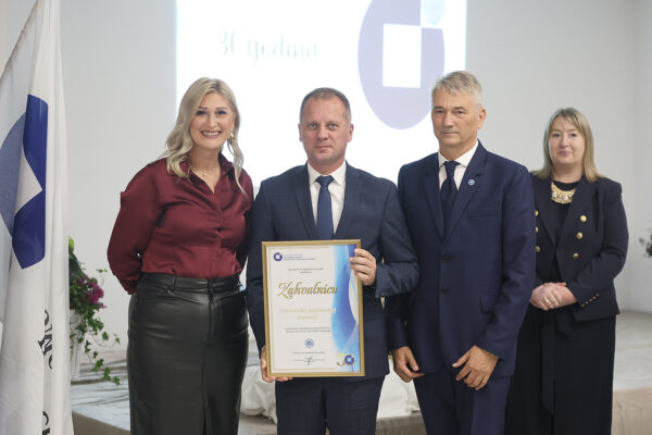Područna obrtnička komora VPŽ proslavila 30 godina: Broj obrtnika na području županije porastao za 40 posto u odnosu na 2017. g. 25 HOK VPZ 30 godina 295