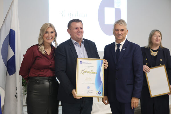 Područna obrtnička komora VPŽ proslavila 30 godina: Broj obrtnika na području županije porastao za 40 posto u odnosu na 2017. g. 26 HOK VPZ 30 godina 298