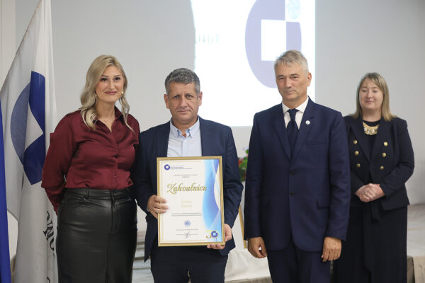 Područna obrtnička komora VPŽ proslavila 30 godina: Broj obrtnika na području županije porastao za 40 posto u odnosu na 2017. g. 27 HOK VPZ 30 godina 305