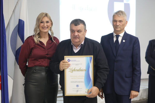 Područna obrtnička komora VPŽ proslavila 30 godina: Broj obrtnika na području županije porastao za 40 posto u odnosu na 2017. g. 38 HOK VPZ 30 godina 359