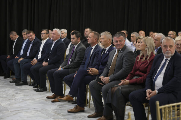 Područna obrtnička komora VPŽ proslavila 30 godina: Broj obrtnika na području županije porastao za 40 posto u odnosu na 2017. g. 5 HOK VPZ 30 godina 39