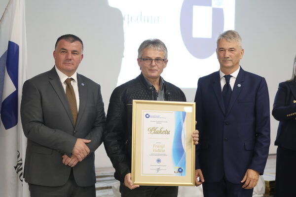 Područna obrtnička komora VPŽ proslavila 30 godina: Broj obrtnika na području županije porastao za 40 posto u odnosu na 2017. g. 52 HOK VPZ 30 godina 459