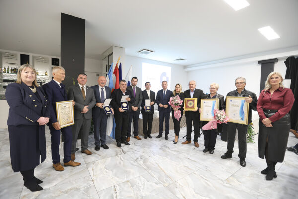 Područna obrtnička komora VPŽ proslavila 30 godina: Broj obrtnika na području županije porastao za 40 posto u odnosu na 2017. g. 60 HOK VPZ 30 godina 542