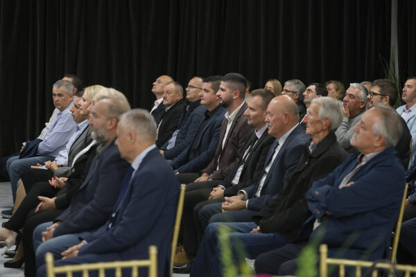 Područna obrtnička komora VPŽ proslavila 30 godina: Broj obrtnika na području županije porastao za 40 posto u odnosu na 2017. g. 12 HOK VPZ 30 godina 66