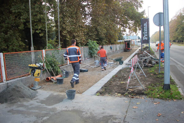 Prometno uređenje u Ulici Zbora narodne garde: U tijeku radovi na rekonstrukciji nogostupa od male stanice do kružnog toka 1 IMG 0403