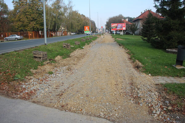 Prometno uređenje u Ulici Zbora narodne garde: U tijeku radovi na rekonstrukciji nogostupa od male stanice do kružnog toka 4 IMG 0410