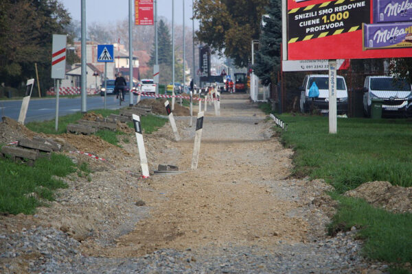 Prometno uređenje u Ulici Zbora narodne garde: U tijeku radovi na rekonstrukciji nogostupa od male stanice do kružnog toka 5 IMG 0416