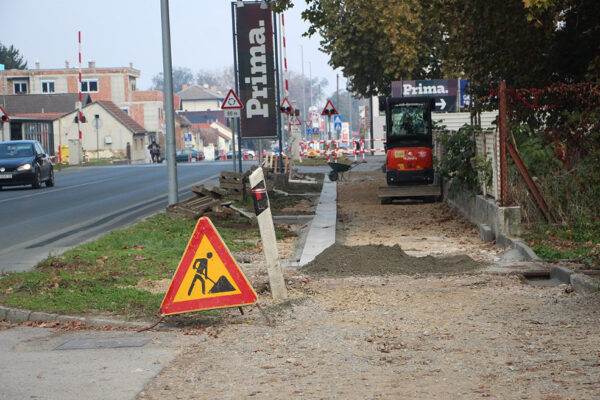 Prometno uređenje u Ulici Zbora narodne garde: U tijeku radovi na rekonstrukciji nogostupa od male stanice do kružnog toka 8 IMG 0442