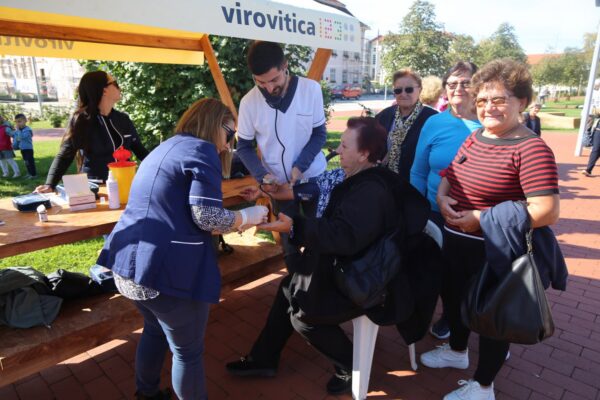 Umirovljenici s područja VPŽ pjesmom i natjecanjem u starim sportskim igrama u Virovitici proslavili Međunarodni dan starijih osoba 35 IMG 0603 1500x1000