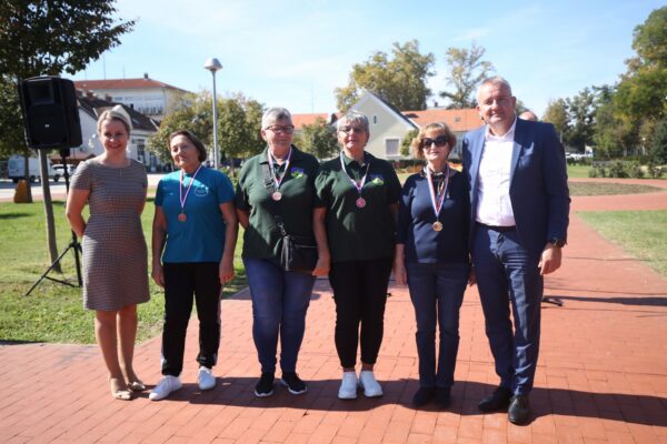 Umirovljenici s područja VPŽ pjesmom i natjecanjem u starim sportskim igrama u Virovitici proslavili Međunarodni dan starijih osoba 51 IMG 0726 1500x1000