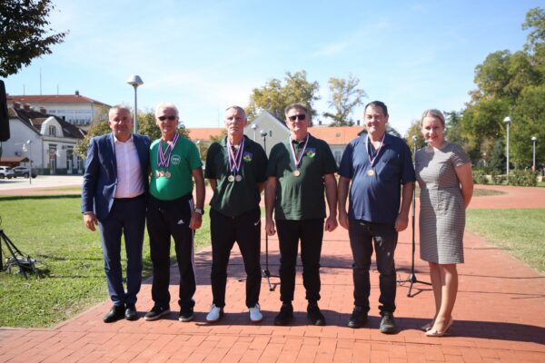 Umirovljenici s područja VPŽ pjesmom i natjecanjem u starim sportskim igrama u Virovitici proslavili Međunarodni dan starijih osoba 54 IMG 0739 1500x1000