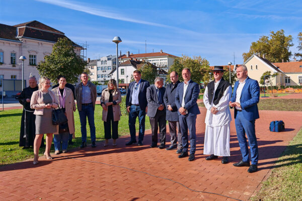 Umirovljenici s područja VPŽ pjesmom i natjecanjem u starim sportskim igrama u Virovitici proslavili Međunarodni dan starijih osoba 9 IMG 20241001 101450